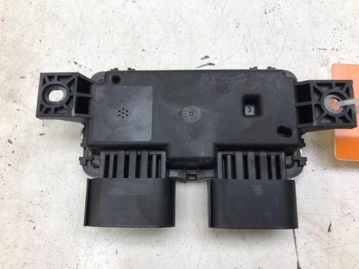 Usagé Module pompe carburant Mercedes GLE (V167) 350 e 2.0 16V 4-Matic Prix € 30,45 Règlement à la marge proposé par Wessel Parts & Service B.V.