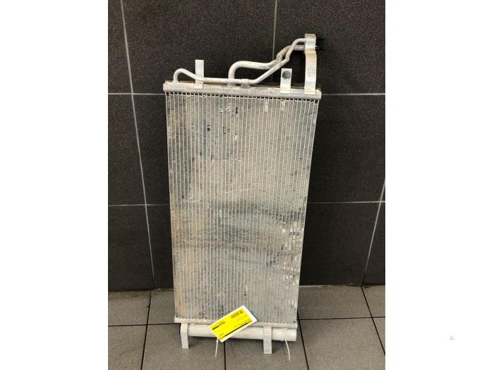 Usagé Radiateur clim Kia Ceed (CDB5/CDBB) 1.6 CRDi 16V 115 Prix € 82,95 Règlement à la marge proposé par Wessel Parts & Service B.V.