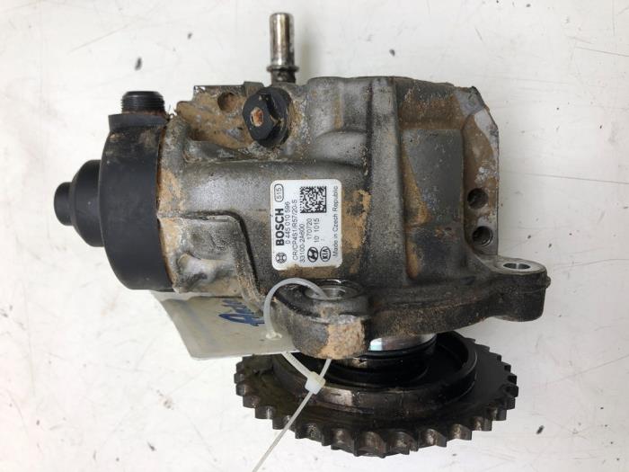 Usagé Pompe diesel Kia Stonic (YB) 1.6 CRDi VGT 16V Prix € 183,75 Règlement à la marge proposé par Wessel Parts & Service B.V.