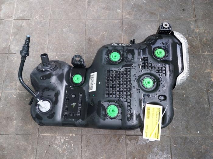 Gebrauchte Adblue Tank Kia Sportage (QL) 1.6 CRDi 16V Eco-Dynamics+ Preis € 208,95 Margenregelung angeboten von Wessel Parts & Service B.V.