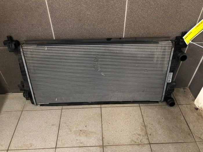 Usagé Radiateur d'eau Volkswagen Golf VII (AUA) 1.2 TSI 16V Prix € 51,45 Règlement à la marge proposé par Wessel Parts & Service B.V.