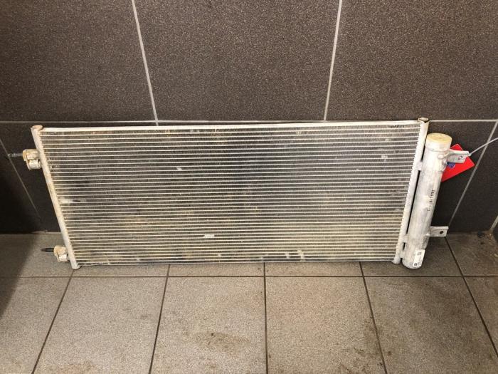 Usagé Radiateur clim Opel Astra K 1.4 Turbo 16V Prix € 72,45 Règlement à la marge proposé par Wessel Parts & Service B.V.