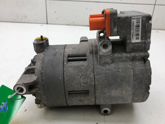 Usagé Compresseur de clim Seat Mii Electric Prix € 313,95 Règlement à la marge proposé par Wessel Parts & Service B.V.