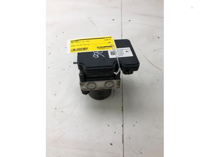 Używane Pompa ABS Fiat Ducato (250) 2.2 D 140 Multijet 3 Cena € 628,95 Procedura marży oferowane przez Wessel Parts & Service B.V.
