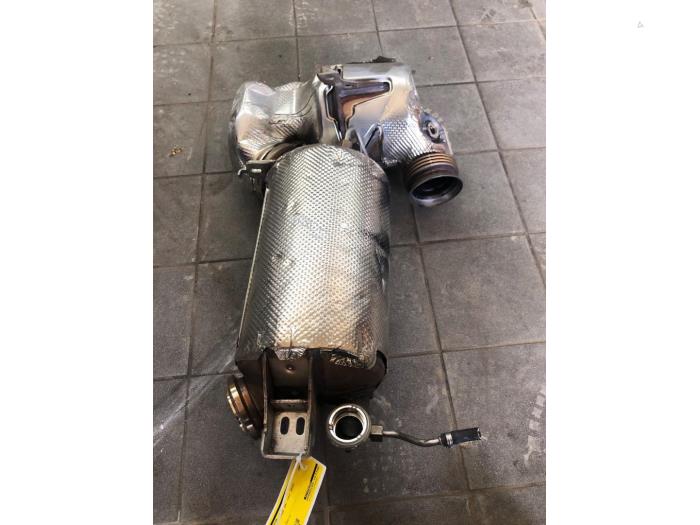 Używane Katalizator Mercedes V (447.8) 2.0 300d 16V Cena € 1.836,45 Procedura marży oferowane przez Wessel Parts & Service B.V.