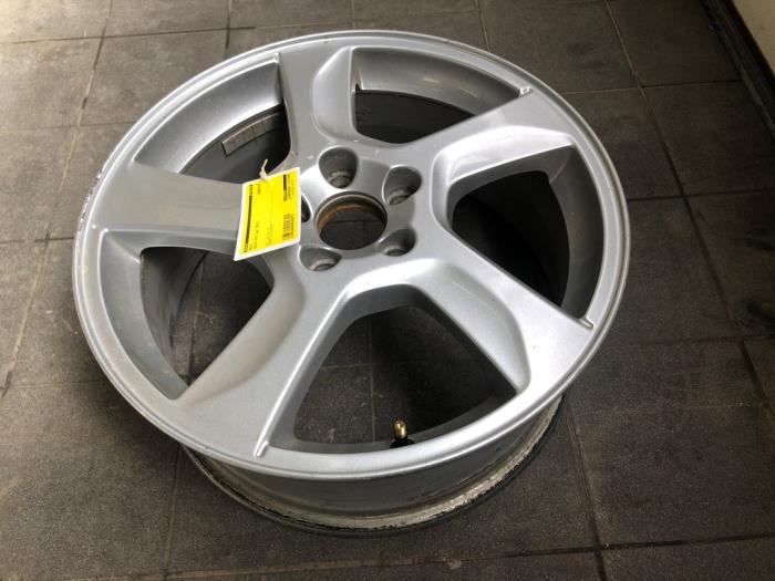 Używane Obrecz Volvo V70 (BW) 2.4 D5 20V 205 Cena € 93,45 Procedura marży oferowane przez Wessel Parts & Service B.V.