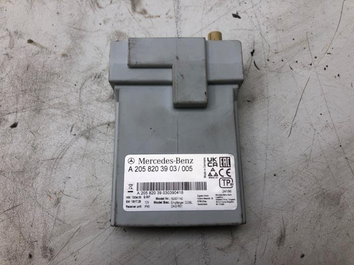 Gebrauchte Steuergerät sonstige Mercedes V (447.8) 2.0 300d 16V Preis € 131,25 Margenregelung angeboten von Wessel Parts & Service B.V.