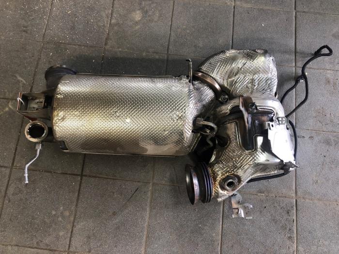 Używane Katalizator Mercedes GLE (V167) 350de 2.0 Turbo 16V 4-Matic Cena € 1.311,45 Procedura marży oferowane przez Wessel Parts & Service B.V.