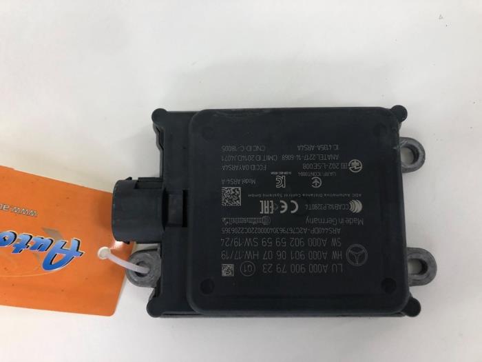 Begagnade Radarsensor Mercedes GLE (V167) 350de 2.0 Turbo 16V 4-Matic Pris € 313,95 Marginaltabell erbjuds av Wessel Parts & Service B.V.