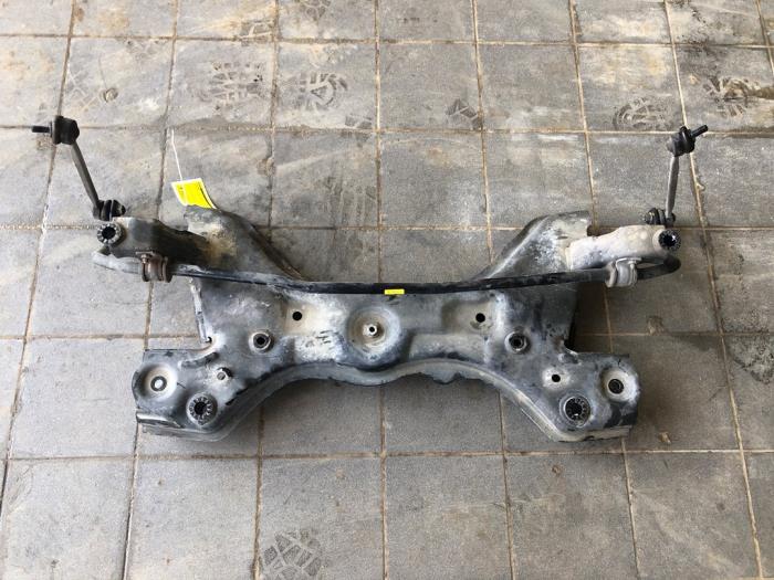 Usados Subchasis Volkswagen Up! (121) e-Up! Precio € 131,25 Norma de margen ofrecido por Wessel Parts & Service B.V.