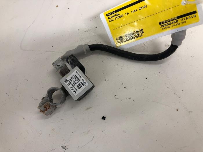 Używane Biegun akumulator Kia Stonic (YB) 1.0i T-GDi 12V Cena € 47,25 Procedura marży oferowane przez Wessel Parts & Service B.V.