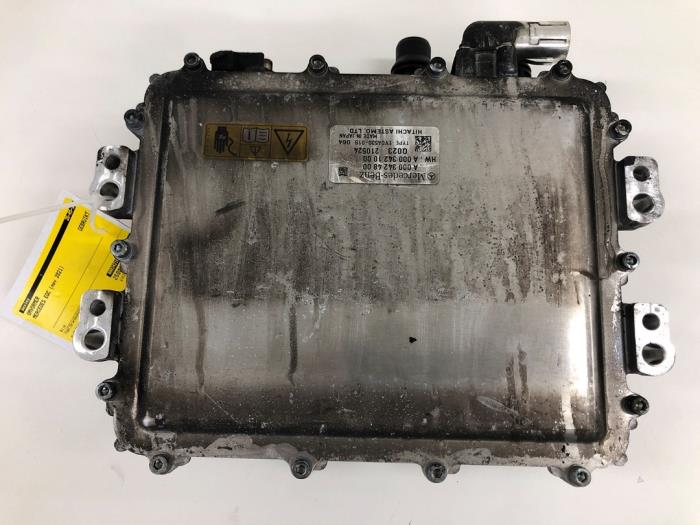 Używane Przetwornica Mercedes EQC (N293) 400 4-Matic 80 kWh Cena € 1.258,95 Procedura marży oferowane przez Wessel Parts & Service B.V.