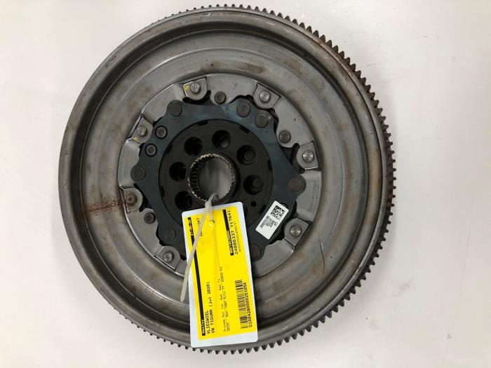 Gebrauchte Schwungrad Volkswagen Tiguan (AD1) 2.0 TSI 16V 4Motion Preis € 156,45 Margenregelung angeboten von Wessel Parts & Service B.V.