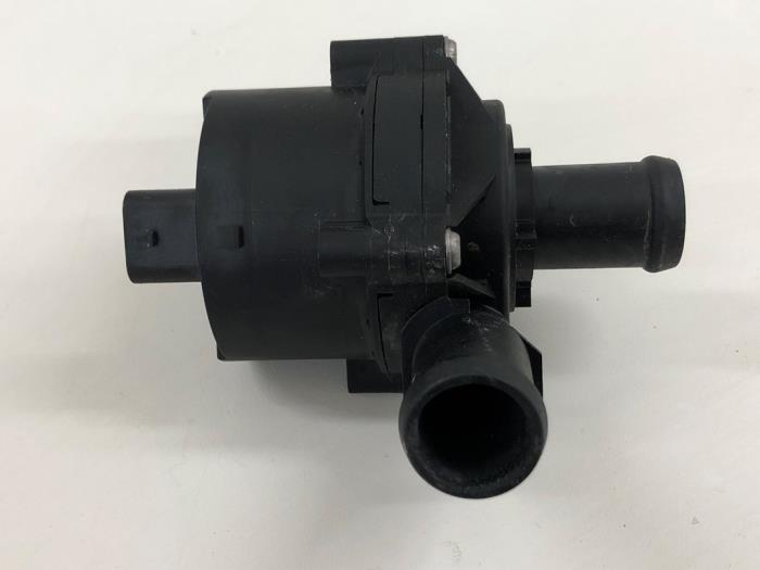 Begagnade Vattenpump Volkswagen Tiguan (AD1) 2.0 TSI 16V 4Motion Pris € 51,45 Marginaltabell erbjuds av Wessel Parts & Service B.V.