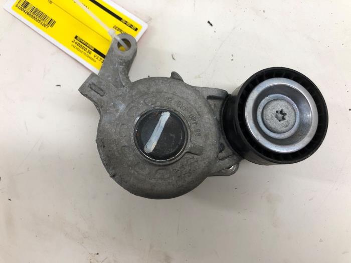 Usados Rodillo tensor correa múltiple Opel Zafira Life Precio € 51,45 Norma de margen ofrecido por Wessel Parts & Service B.V.