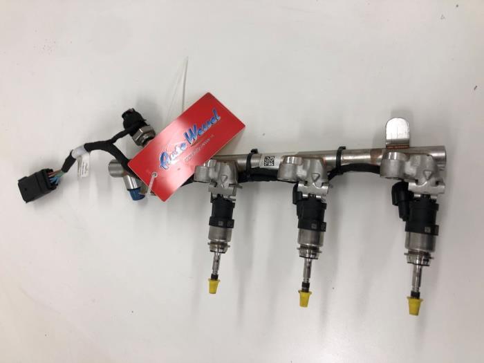 Usagé Système d'injection Opel Astra K 1.2 Turbo 12V Prix € 208,95 Règlement à la marge proposé par Wessel Parts & Service B.V.