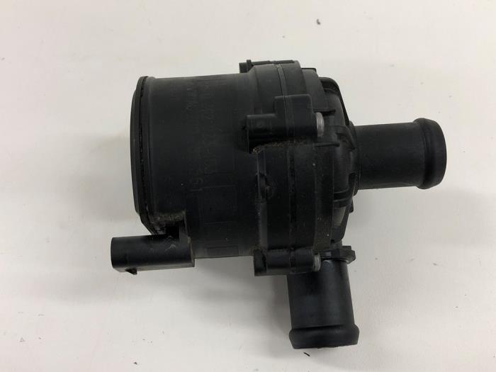 Begagnade Vattenpump Skoda Kamiq 1.0 TSI 12V Pris € 30,45 Marginaltabell erbjuds av Wessel Parts & Service B.V.