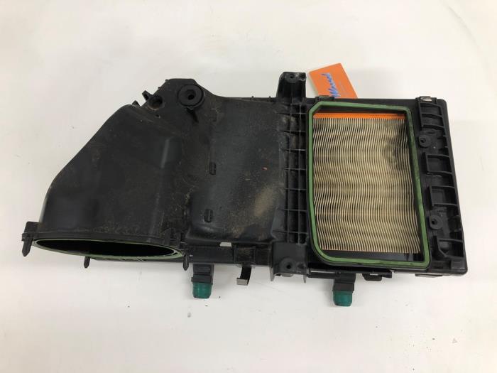 Begagnade Luftfilterhus Mercedes S (222.0/222.1) 3.0 S-400d 4-Matic Pris € 61,95 Marginaltabell erbjuds av Wessel Parts & Service B.V.