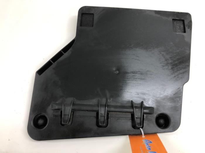 Gebrauchte Abdeckblech Motor Mercedes S (222.0/222.1) 3.0 S-400d 4-Matic Preis € 51,45 Margenregelung angeboten von Wessel Parts & Service B.V.