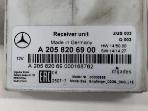 Computer, miscellaneous from a Mercedes-Benz S (222.0/222.1) 3.0 S-400d 4-Matic 2017