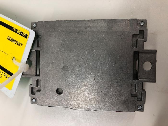 Usagé Module téléphone Audi A4 Avant (B9) 2.0 40 TDI 16V Prix € 40,95 Règlement à la marge proposé par Wessel Parts & Service B.V.