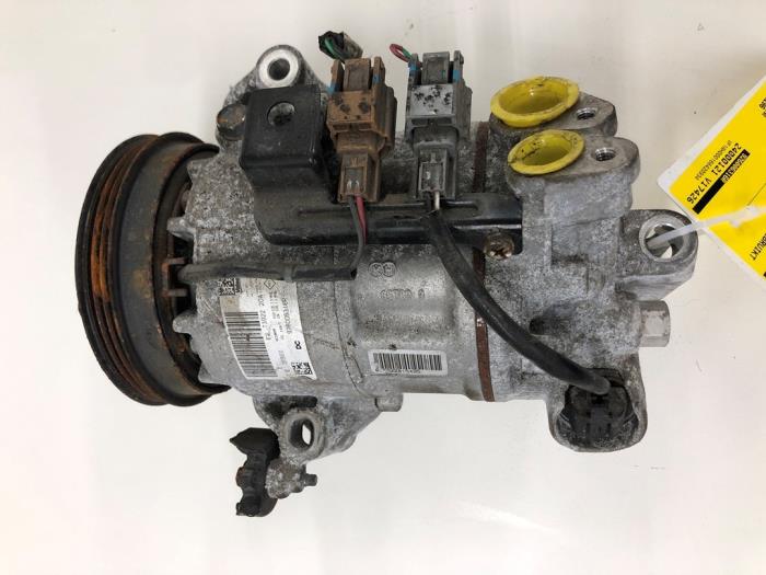 Usagé Compresseur de clim Renault Twingo III (AH) 1.0 SCe 75 12V Prix € 156,45 Règlement à la marge proposé par Wessel Parts & Service B.V.