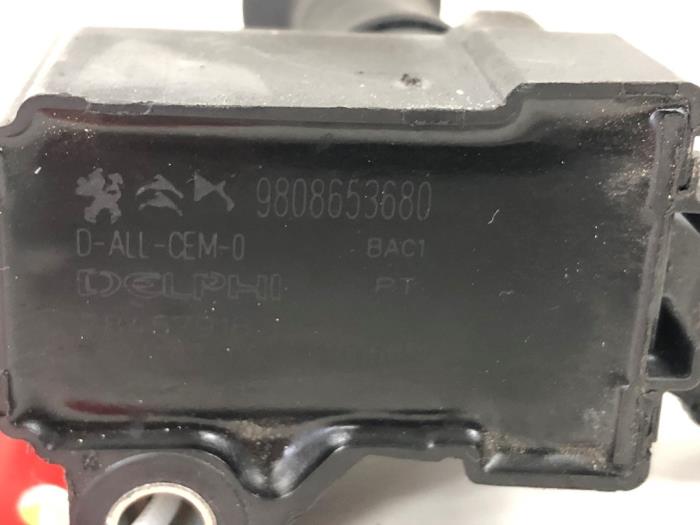 Usagé Bobine Opel Mokka 1.2 Turbo 12V Prix € 30,45 Règlement à la marge proposé par Wessel Parts & Service B.V.