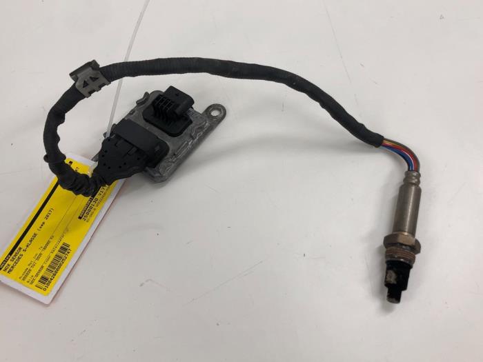 Usados Sensor Nox Mercedes S (222.0/222.1) 3.0 S-400d 4-Matic Precio € 156,45 Norma de margen ofrecido por Wessel Parts & Service B.V.