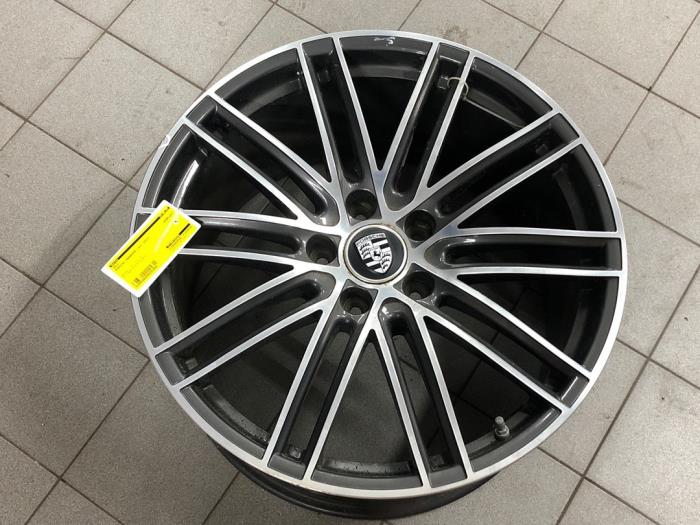 Używane Obrecz Porsche Panamera (971G) 2.9 V6 24V 4 E-Hybrid Cena € 943,95 Procedura marży oferowane przez Wessel Parts & Service B.V.