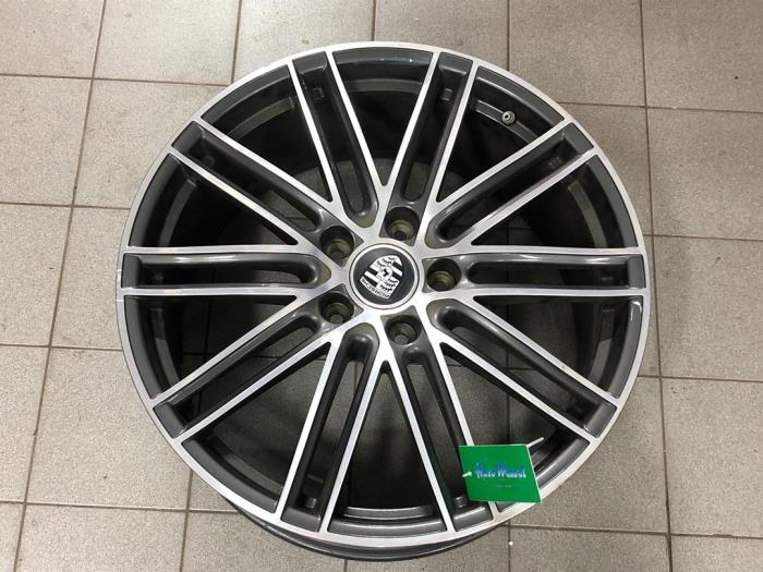 Używane Obrecz Porsche Panamera (971G) 2.9 V6 24V 4 E-Hybrid Cena € 1.048,95 Procedura marży oferowane przez Wessel Parts & Service B.V.