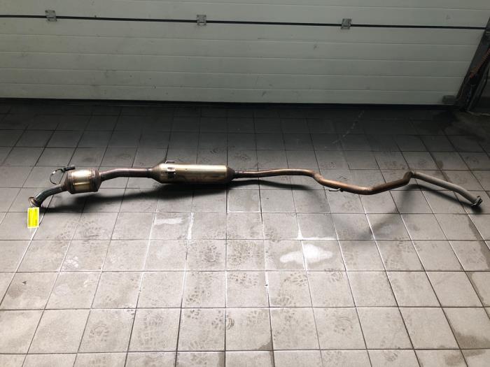 Usagé Echappement (complet) Toyota Yaris Cross (PB1/PJ1) 1.5 12V Hybrid 115 Prix € 628,95 Règlement à la marge proposé par Wessel Parts & Service B.V.