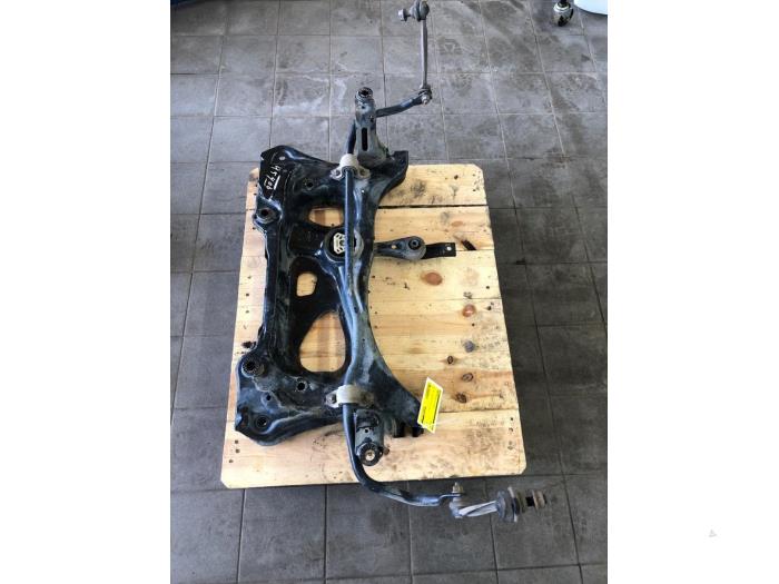 Usados Subchasis Skoda Octavia Combi (NXAC) 1.5 TSI 16V Precio € 131,25 Norma de margen ofrecido por Wessel Parts & Service B.V.