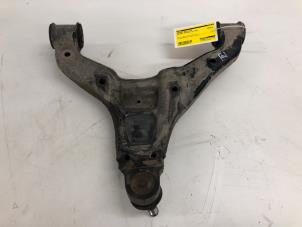 Usados Brazo portante derecha delante Mercedes Sprinter 3,5t (907.6/910.6) 317 CDI 2.0 D RWD Precio € 69,00 Norma de margen ofrecido por Autobedrijf G.H. Wessel B.V.