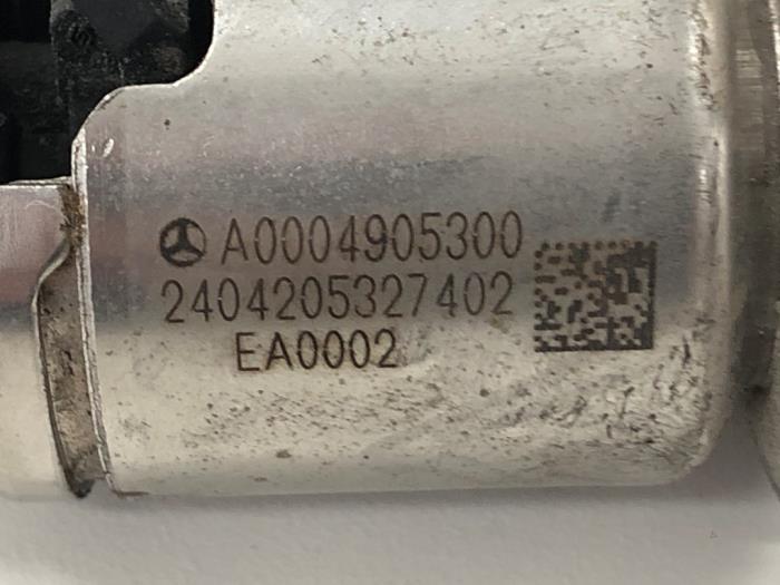 Usados Inyector Adblue Mercedes Sprinter 3,5t (907.6/910.6) 317 CDI 2.0 D RWD Precio € 131,25 Norma de margen ofrecido por Wessel Parts & Service B.V.