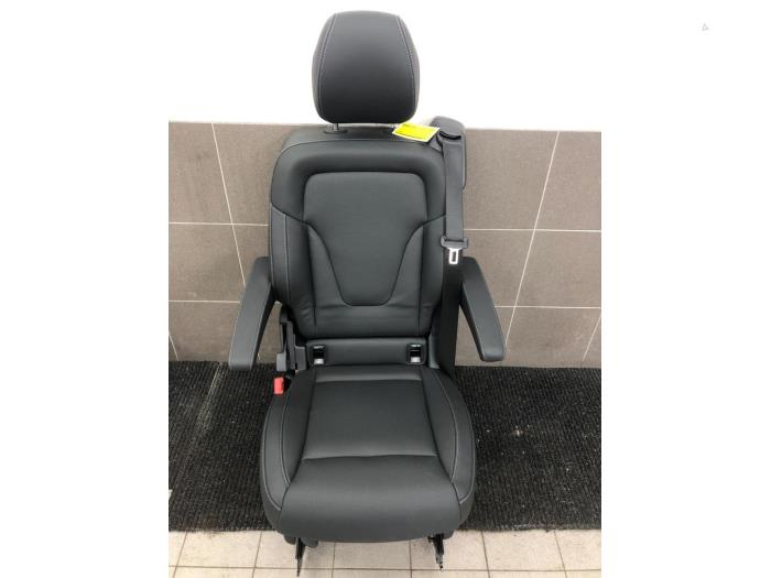Begagnade Baksäte Mercedes V (447.8) 2.0 300d 16V 4-Matic Pris € 2.098,95 Marginaltabell erbjuds av Wessel Parts & Service B.V.