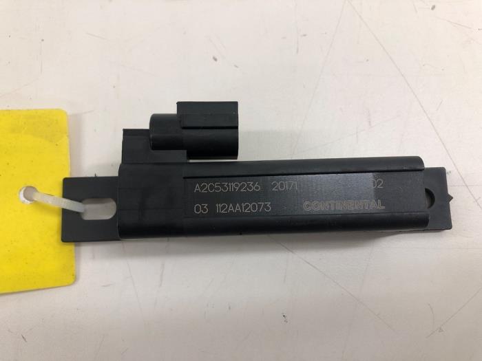 Używane Keyless Entry-Antena Renault Zoé (AG) R135 Cena € 30,45 Procedura marży oferowane przez Wessel Parts & Service B.V.
