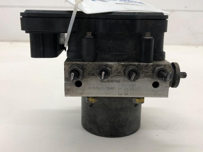 Begagnade ABS-pump Iveco New Daily VI Pris € 366,45 Marginaltabell erbjuds av Wessel Parts & Service B.V.