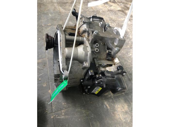 Usagé Boite de vitesses Volkswagen Polo VI (AW1) 1.0 TSI 12V Prix € 1.573,95 Règlement à la marge proposé par Wessel Parts & Service B.V.