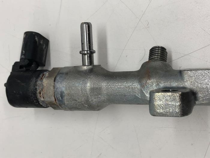 Gebrauchte Einspritzdüse (Einspritzer) Kia Sportage (QL) 1.6 CRDi 16V Eco-Dynamics+ Preis € 131,25 Margenregelung angeboten von Wessel Parts & Service B.V.