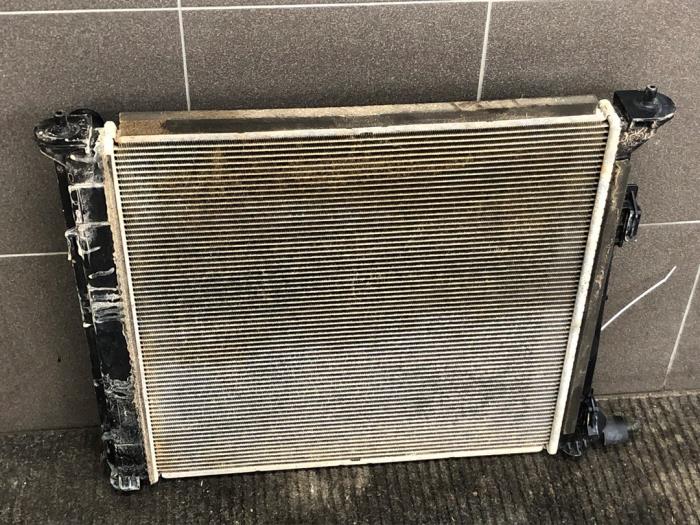 Usagé Radiateur Kia Sportage (QL) 1.6 CRDi 16V Eco-Dynamics+ Prix € 51,45 Règlement à la marge proposé par Wessel Parts & Service B.V.