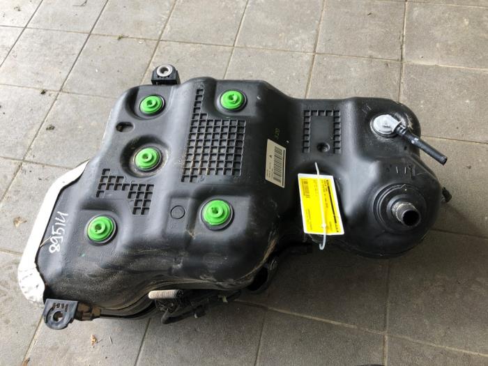 Gebrauchte Adblue Tank Kia Sportage (QL) 1.6 CRDi 16V 116 Preis € 208,95 Margenregelung angeboten von Wessel Parts & Service B.V.