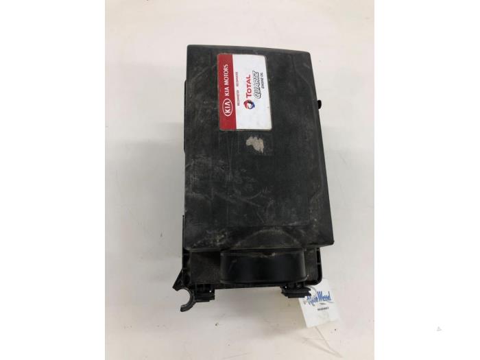 Begagnade Luftfilterhus Kia Stonic (YB) 1.0i T-GDi 12V Pris € 51,45 Marginaltabell erbjuds av Wessel Parts & Service B.V.