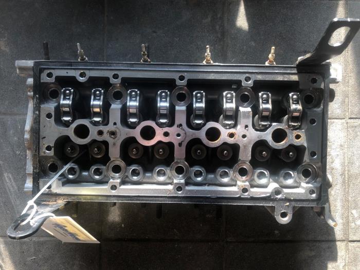 Używane Glowica cylindra Kia Sportage (QL) 1.6 CRDi 16V 116 Cena € 523,95 Procedura marży oferowane przez Wessel Parts & Service B.V.