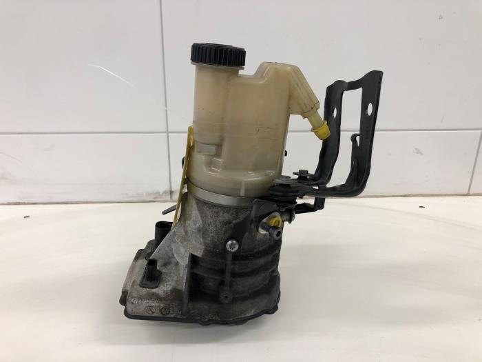 Begagnade Servostyrningspump Renault Master III (EV/HV/UV/VA/VB/VD/VF/VG/VJ) 2.3 Energy dCi 180 Twin Turbo 16V FWD Pris € 525,00 Marginaltabell erbjuds av Wessel Parts & Service B.V.