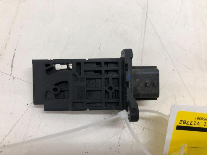 Begagnade Luftflödesmätare Renault Master III (EV/HV/UV/VA/VB/VD/VF/VG/VJ) 2.3 Energy dCi 180 Twin Turbo 16V FWD Pris € 40,95 Marginaltabell erbjuds av Wessel Parts & Service B.V.