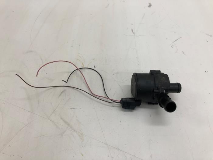 Begagnade Vattenpump Renault Master III (EV/HV/UV/VA/VB/VD/VF/VG/VJ) 2.3 Energy dCi 180 Twin Turbo 16V FWD Pris € 30,45 Marginaltabell erbjuds av Wessel Parts & Service B.V.