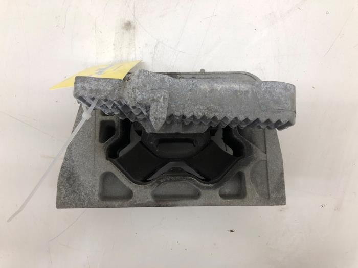 Engine mount from a Renault Master III (EV/HV/UV/VA/VB/VD/VF/VG/VJ) 2.3 Energy dCi 180 Twin Turbo 16V FWD 2020
