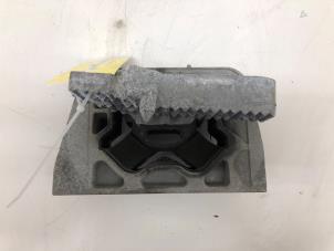 Engine mount from a Renault Master III (EV/HV/UV/VA/VB/VD/VF/VG/VJ) 2.3 Energy dCi 180 Twin Turbo 16V FWD 2020