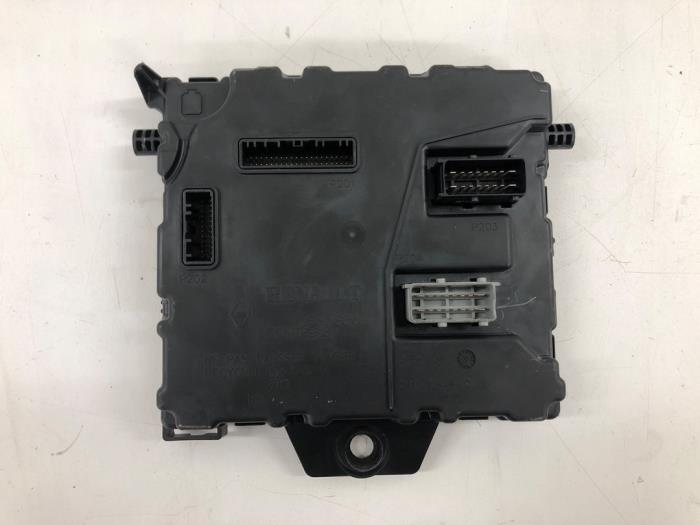 Begagnade Dator , karosskontroll (BCM) Renault Master III (EV/HV/UV/VA/VB/VD/VF/VG/VJ) 2.3 Energy dCi 180 Twin Turbo 16V FWD Pris € 208,95 Marginaltabell erbjuds av Wessel Parts & Service B.V.
