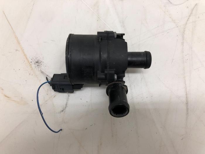 Vattenpump från en Renault Master III (EV/HV/UV/VA/VB/VD/VF/VG/VJ) 2.3 Energy dCi 180 Twin Turbo 16V FWD 2020